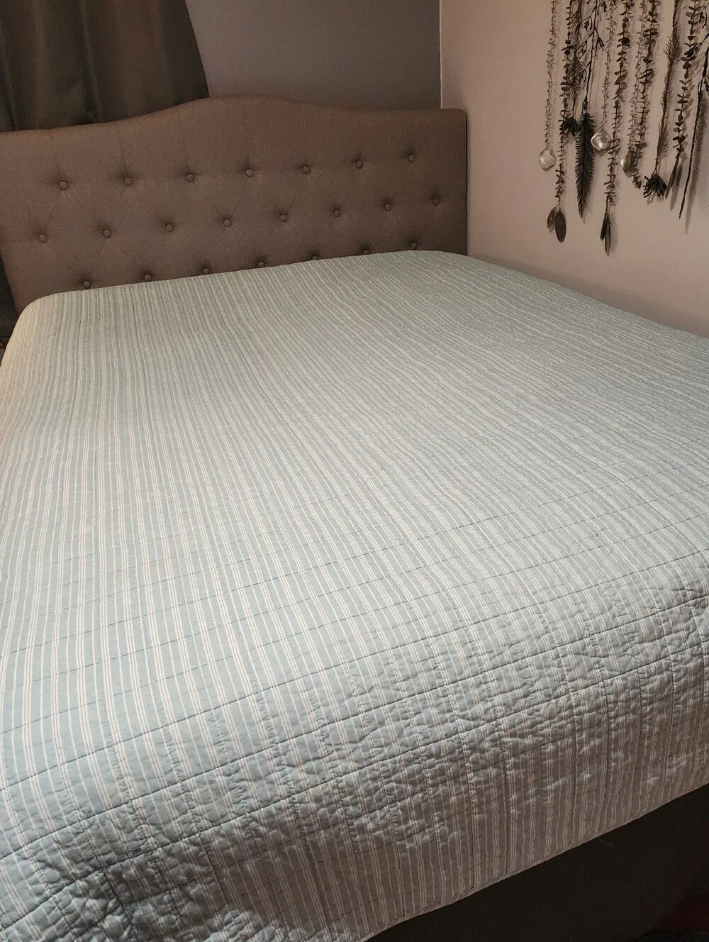 Beautiful Paisley Print Queen Size Quilt
